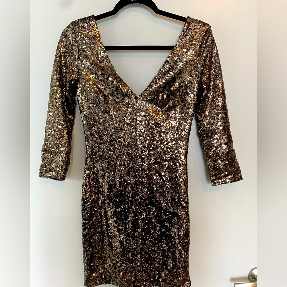 Lac Bleu Gold Sequin Party Dress